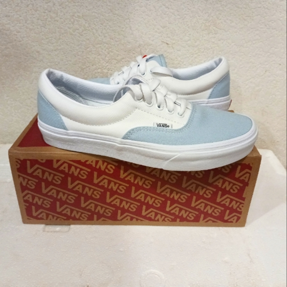Vans - Picture 1 of 4